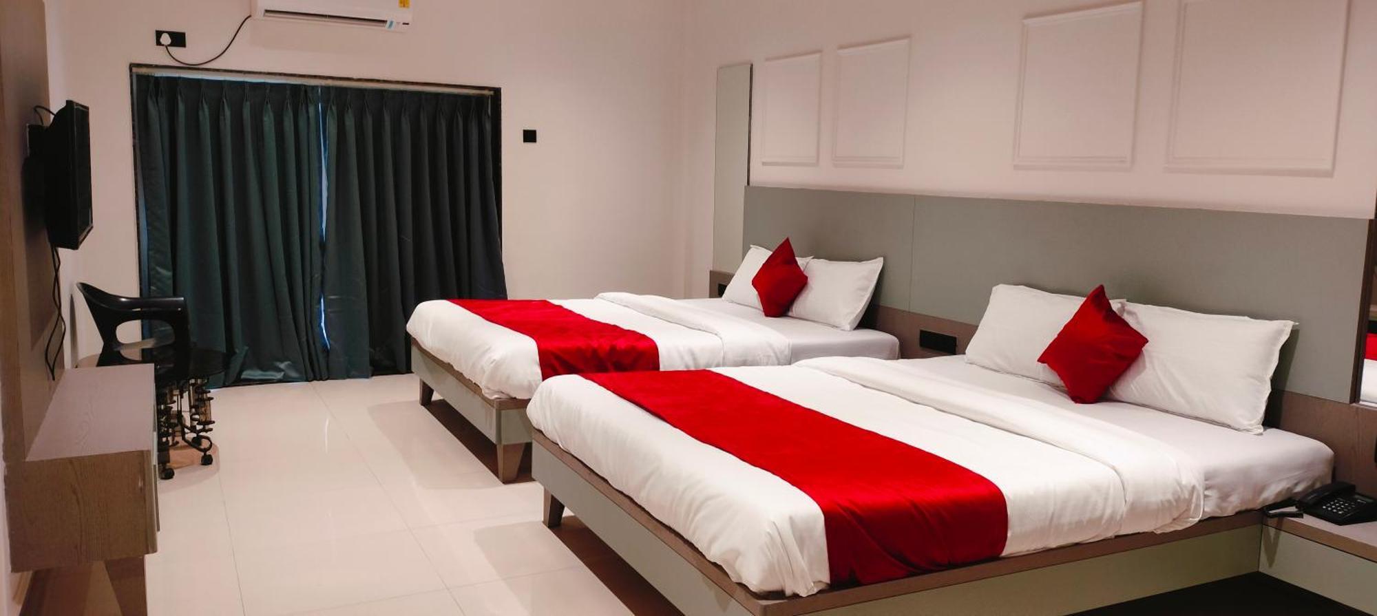 Golden Resort Igatpuri Exteriör bild