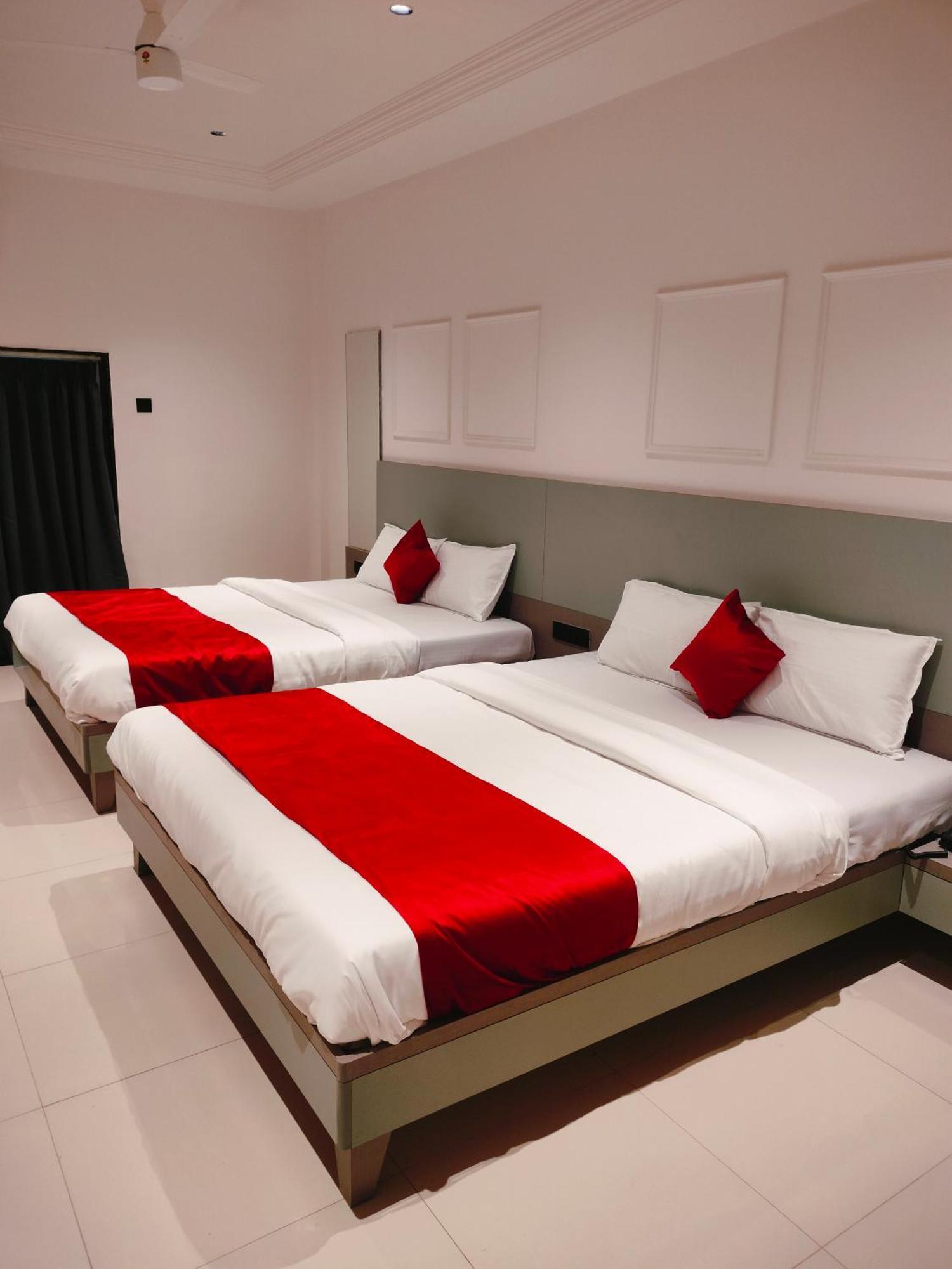 Golden Resort Igatpuri Exteriör bild