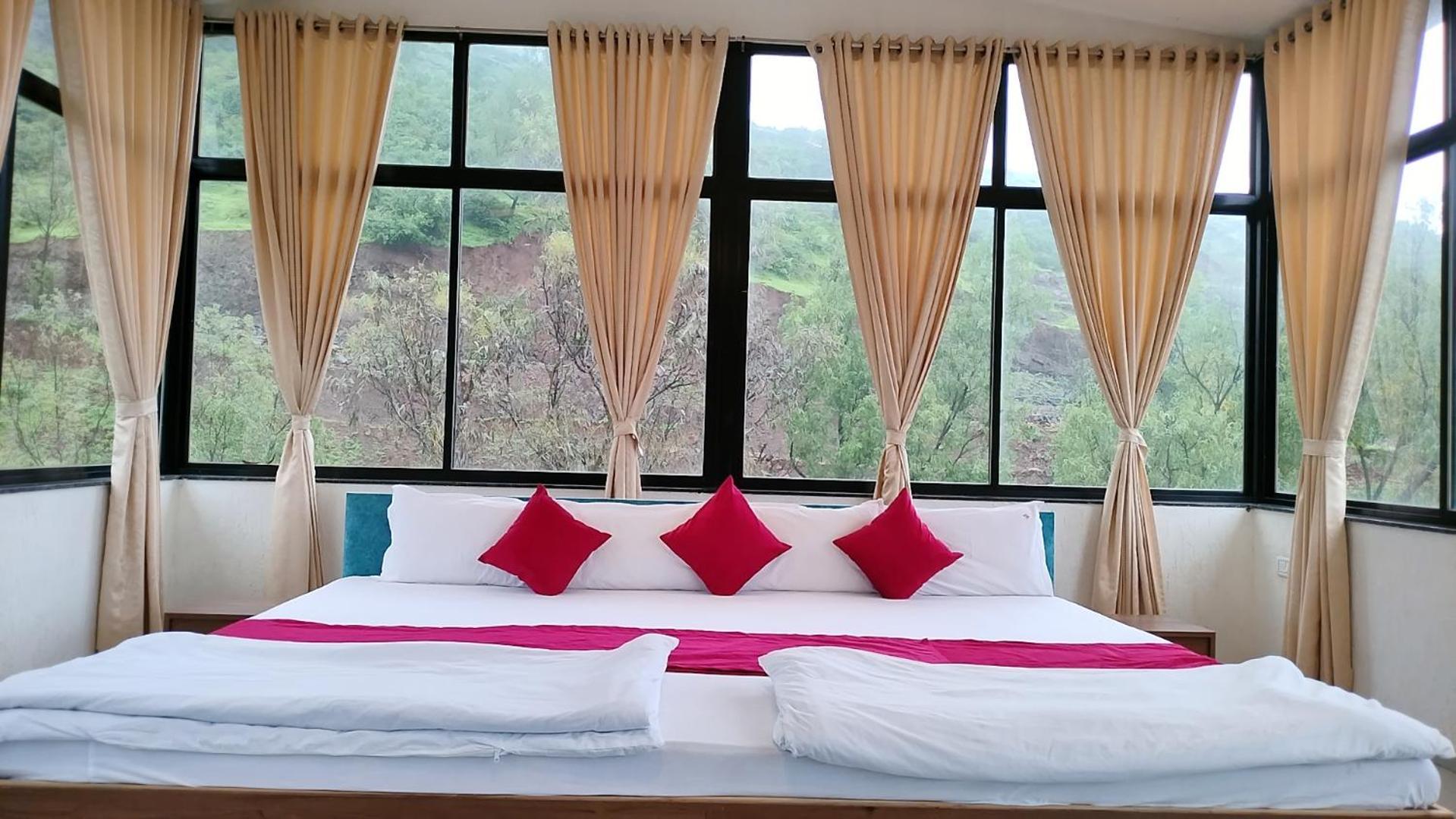 Golden Resort Igatpuri Exteriör bild