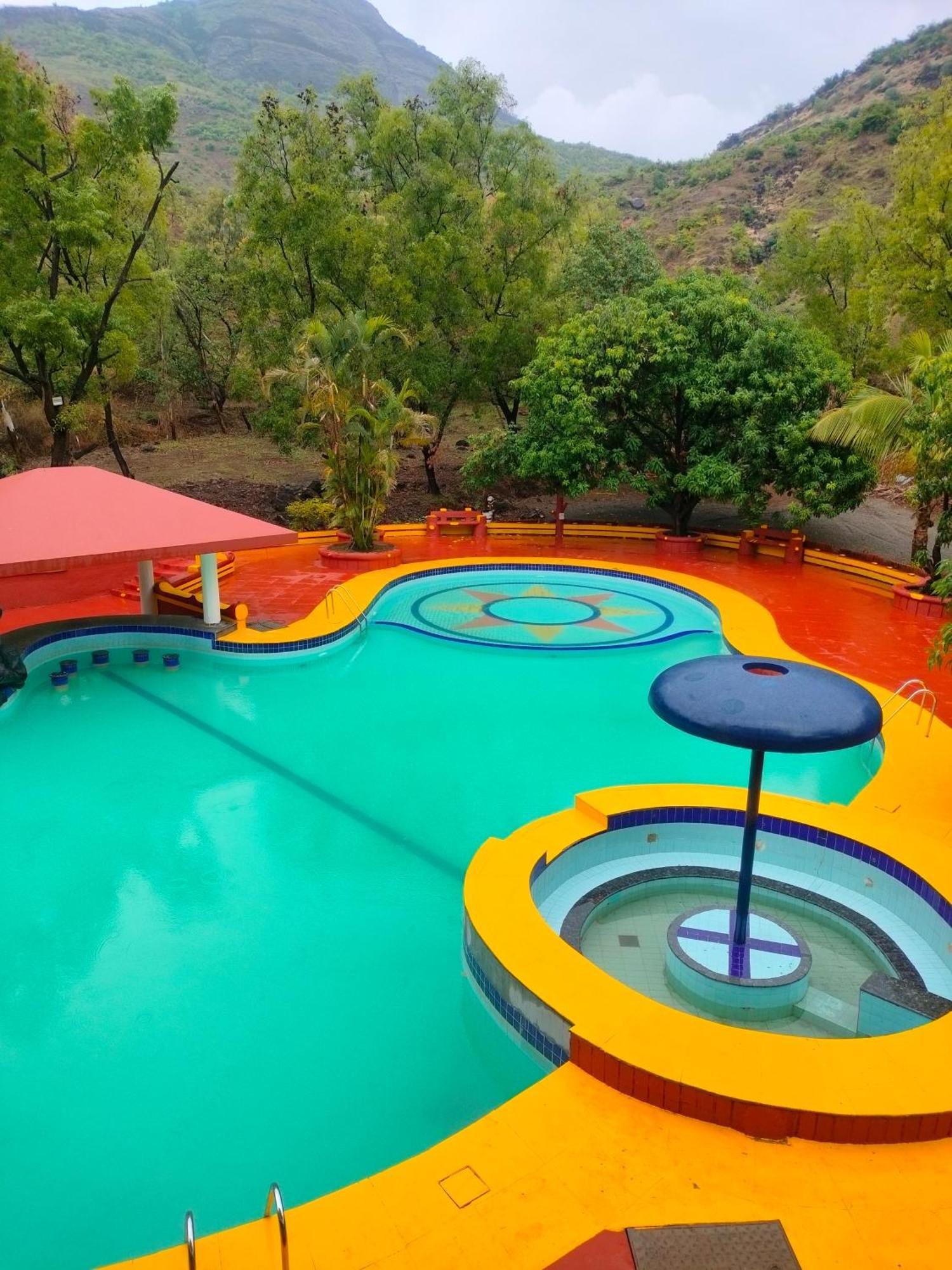 Golden Resort Igatpuri Exteriör bild